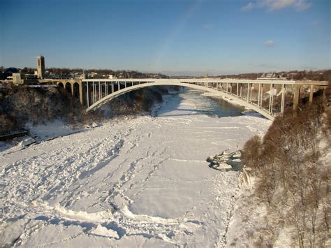 Rainbow Bridge | This bridge connects Canada with the USA. I… | Flickr