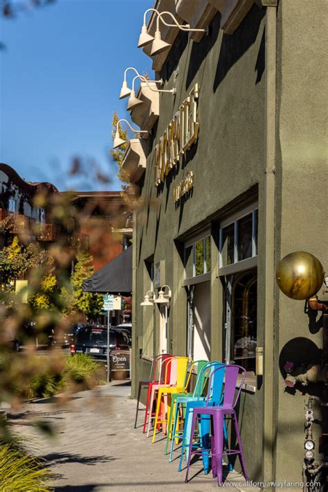 Downtown Healdsburg - Shopping, Restaurants, Wine & More