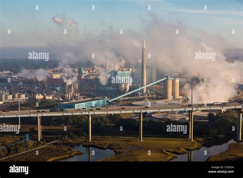 Paper mill hi-res stock photography and images - Alamy