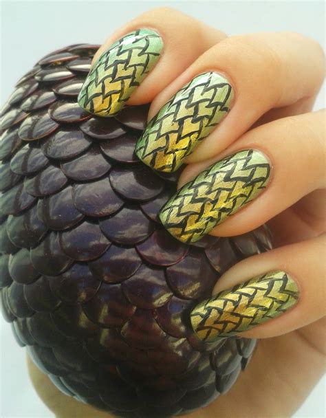 PrettyLittlePolish : Game of Thrones Dragon Scale Nail Art