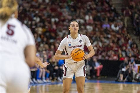 PHOTOS: Gamecocks progress to Elite Eight, defeating UCLA - The Daily Gamecock at University of ...