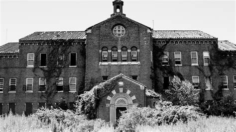 Exploring Haunted Abandoned Mental Hospital (WARNING) - YouTube