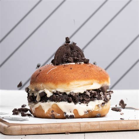 Oreo Burger - Jerry's The Sweet Foodtruck