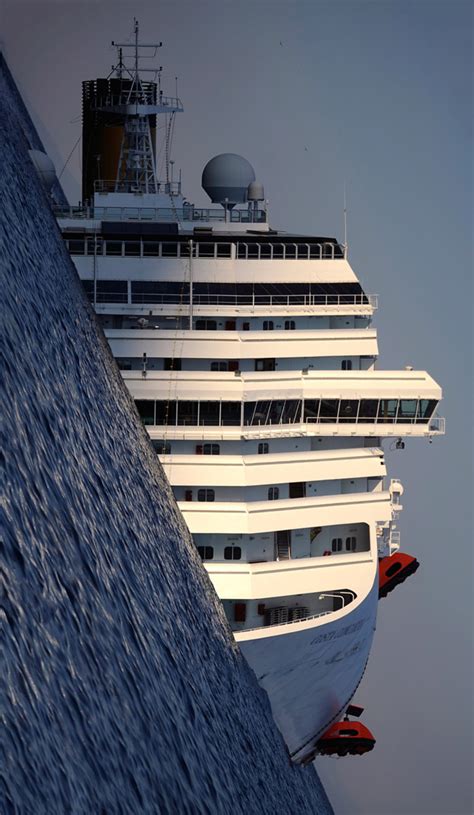 GeoGarage blog: Costa Concordia Italian cruise ship sinking: Can it be salvaged?