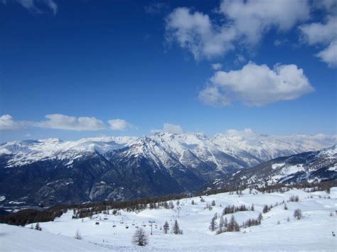 Skiing the Italian Alps - The Spectacular Adventurer