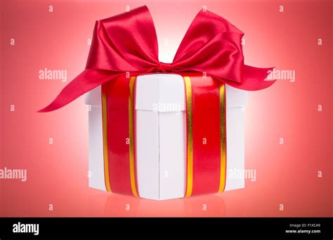 gift box with bow Stock Photo - Alamy