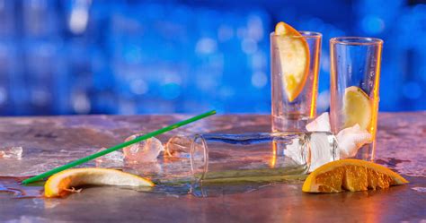 How to Order a Drink in a Dive Bar - Thrillist