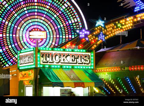 Carnival rides night midway hi-res stock photography and images - Alamy