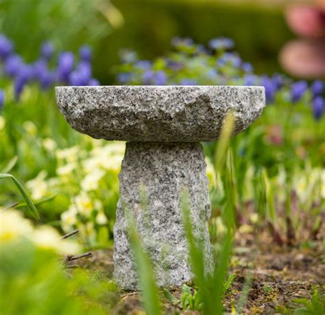 Tom Chambers Large Stone Bird Bath. - UK Garden Products