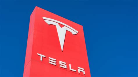 TSLA Stock Forecast: 3 Reasons Tesla Is a Losing Bet Through 2024 | InvestorPlace