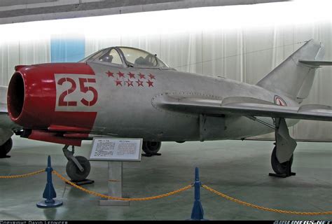 Mikoyan-Gurevich MiG-15 - North Korea - Air Force | Aviation Photo ...