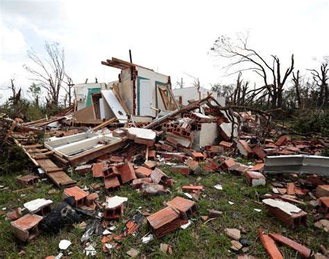 Tornado damage in Shawnee, Okla. - Photos - Tornadoes wreak havoc ...