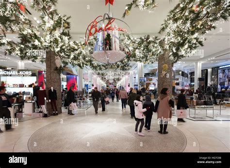 New york macy's interior hi-res stock photography and images - Alamy