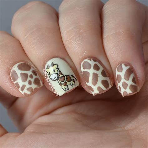 Pink & Polished: Giraffe Nails