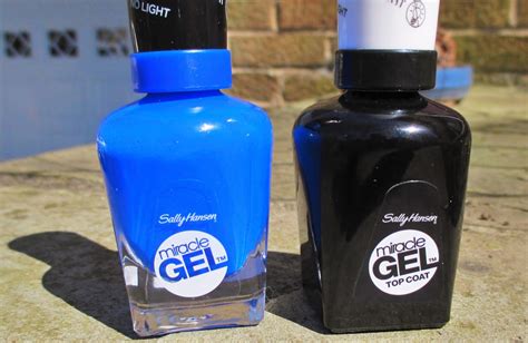 Finding What I Love: Sally Hansen Gel Nail Polish Review: