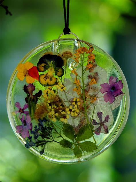 Preserving Flowers In Resin - Happy Family Art | How to preserve flowers, Dried flowers diy ...