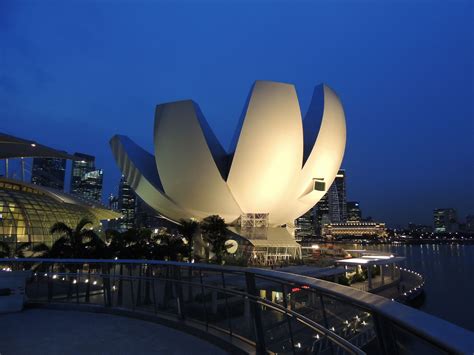 ArtScience Museum, Singapore | Opera house, Sydney opera house, Landmarks