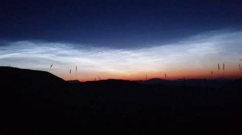 Noctilucent clouds timelapse, Scottish Highlands, 15 Jul 2019 - YouTube