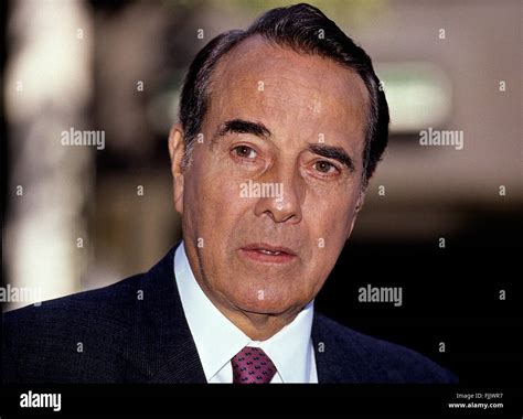 Bob dole from the 1996 election hi-res stock photography and images - Alamy