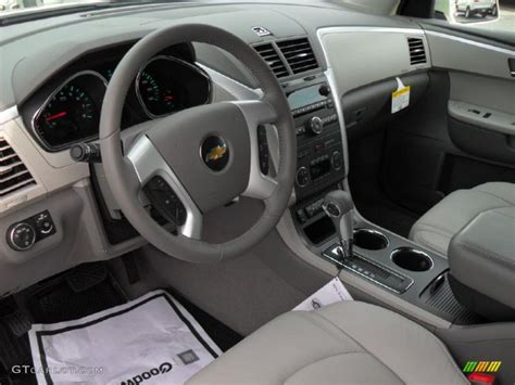 Dark Gray/Light Gray Interior 2011 Chevrolet Traverse LT Photo #40891381 | GTCarLot.com