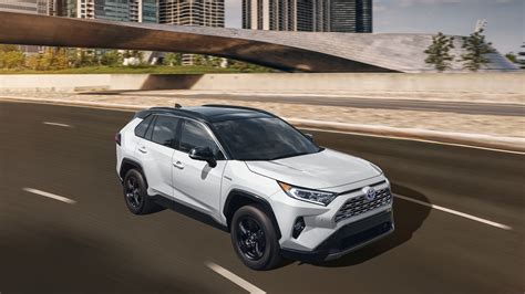 2021 Toyota Venza vs RAV4 Hybrid: What Are the Differences?