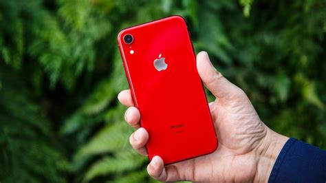 iPhone XR's Product Red model blazes bright in crimson - CNET