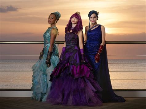 Image - D2 - Uma, Mal & Evie Cotillion.jpg | Descendants Wiki | FANDOM ...