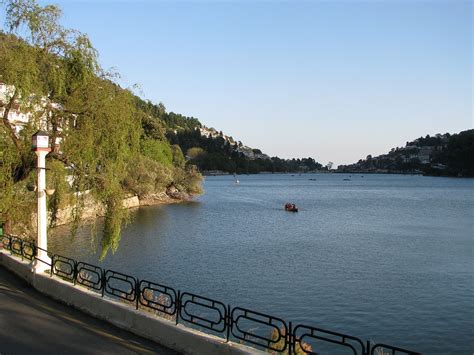 File:Nainital Lake, April, 2009.JPG - Wikipedia