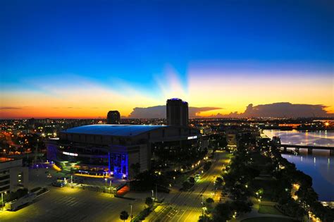 Tampa Sunrise | Sunrise, Street scenes, Beautiful sunrise