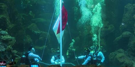 Indonesia holds underwater flag hoisting ceremony to celebrate Independence Day | Myanmar ...