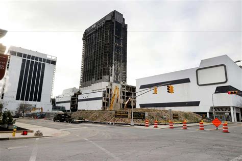 VIDEO: Demolition of Trump Plaza Casino In Atlantic City - Insider Paper