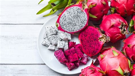 How To Eat Dragon Fruit, For The Uninitiated