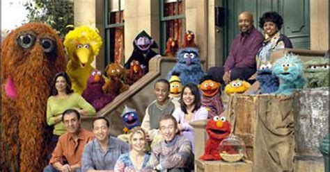 'Sesame Street' Singing Along - CBS News