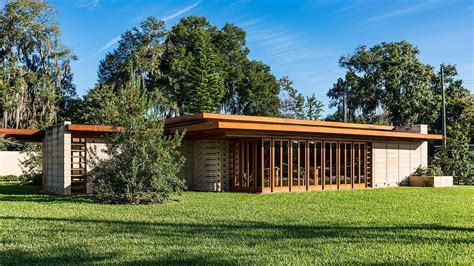 What Is Usonian Design? Frank Lloyd Wright's Style, Defined