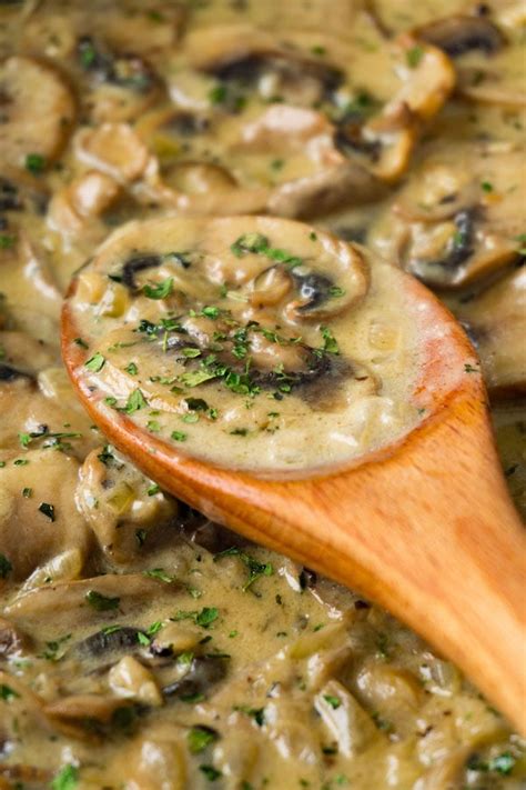 White wine mushroom sauce with cream - Here To Cook