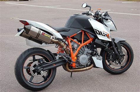 2010 KTM 990 Superduke R - Moto.ZombDrive.COM