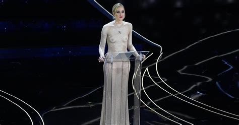 Chiara Ferragni disrupts the San Remo festival in a topless dress on stage | Buna Time