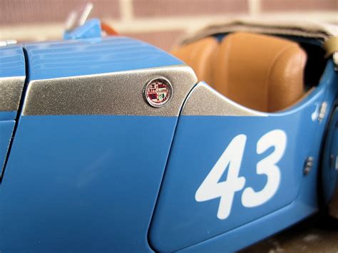 REVIEW: CMC Bugatti 57SC Corsica • DiecastSociety.com