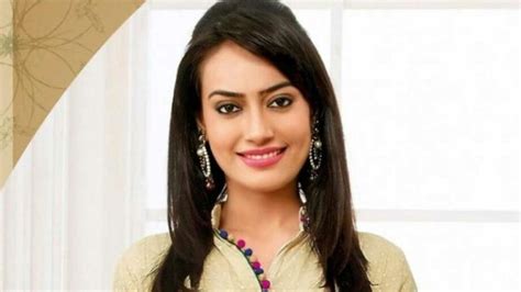 Surbhi Jyoti hits 4 million followers on Instagram