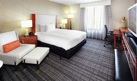 Dallas North Galleria Area Hotel - DoubleTree Dallas Galleria