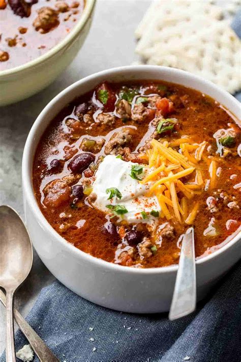 The Best Easy Chili Recipe (VIDEO) - Valentina's Corner