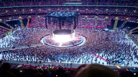 Adele Wembley stadium 28th June entrance 'hello' - YouTube