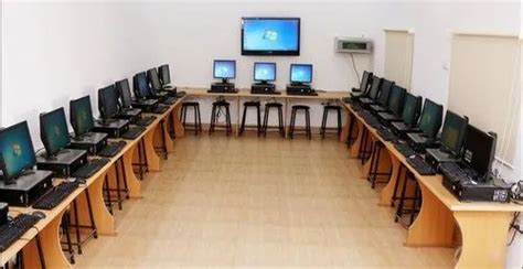 School Computer Lab in Ghansawangi | ID: 24657630412