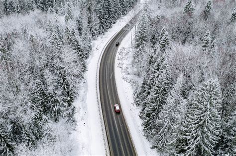 Winter Road Trip Driving Tips: Stay Safe On Long-Distance Drives ...