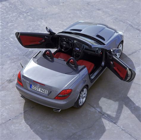 AUTO MODIFIED 2011: the Mercedes-Benz SLK’s interior