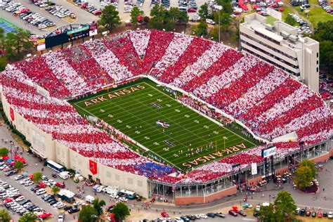 Razorbacks Reach Agreement To Continue Games At War Memorial Stadium ...