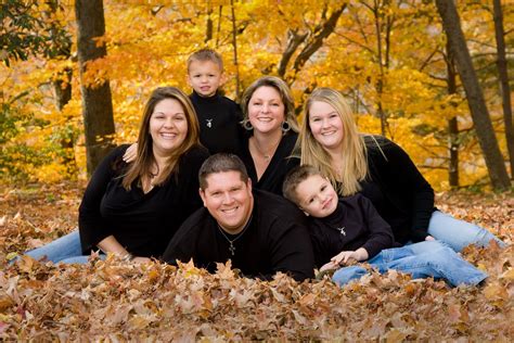 PhotoCarl's Studio Stuff: Fall Outdoor Family Portraits - October 24, 2009 | Family portrait ...