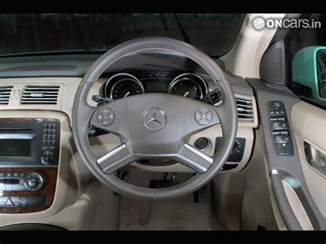 Mercedes Benz R350 Interior