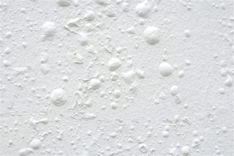 Why is the Ceiling Bubbling when I Paint it? [4 Possible Causes and Solutions] - uooz.com