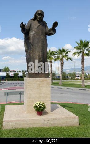 Statue of Mother Teresa in Tirana, Albania Stock Photo - Alamy